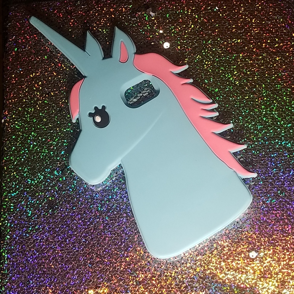 My phone does not fit this case